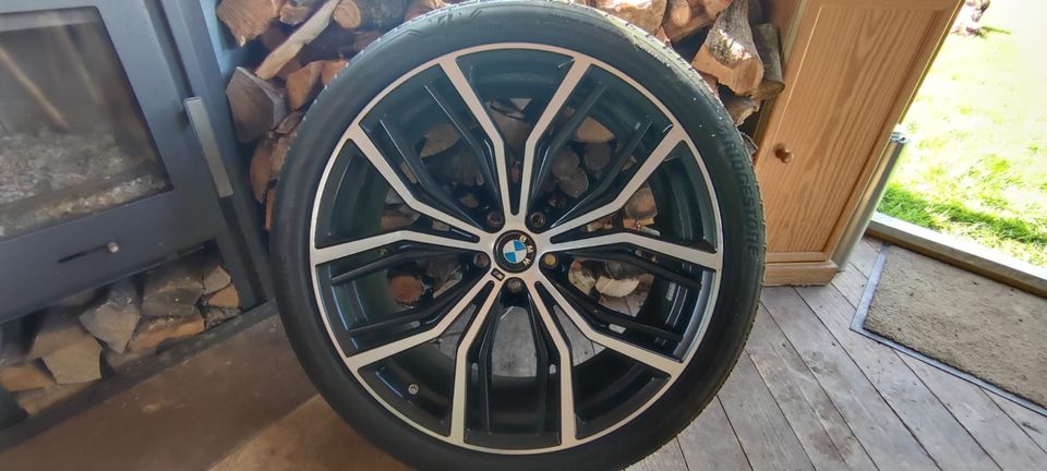 BMW Performance Felgen Y-Speiche 701 Bicolor 21 Zoll Bridgestone in Düsseldorf