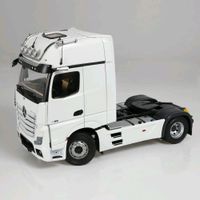 Mercedes Benz Actros MP4 1:18 Brandenburg - Hennersdorf Vorschau