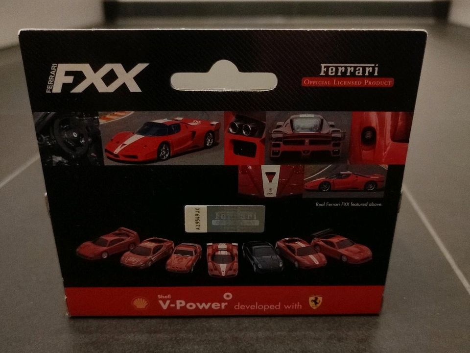 Ferrari FXX als Model 1:38 von Shell V-Power als Hot Wheel in Dresden