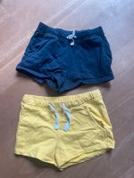 2 Shorts kurze Hosen Gr. 134/140 gelb blau Kr. München - Ottobrunn Vorschau