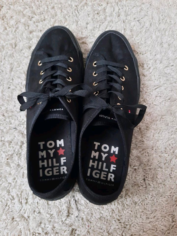 Tommy Hilfiger Schuhe in Eisfeld