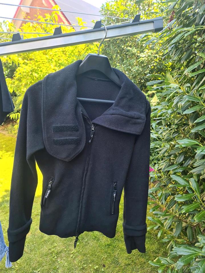Bench Sweatjacke mit Daumenloch Fleecejacke langer Ärmel in Bad Oeynhausen
