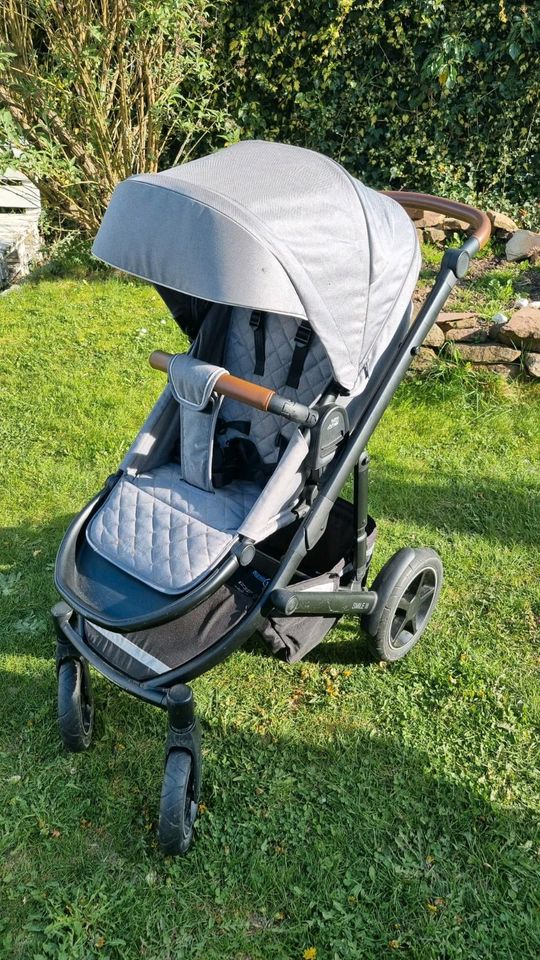 Römer Britax Smile 3 Buggy, Kinderwagen, Babywanne, Set in Neuhausen