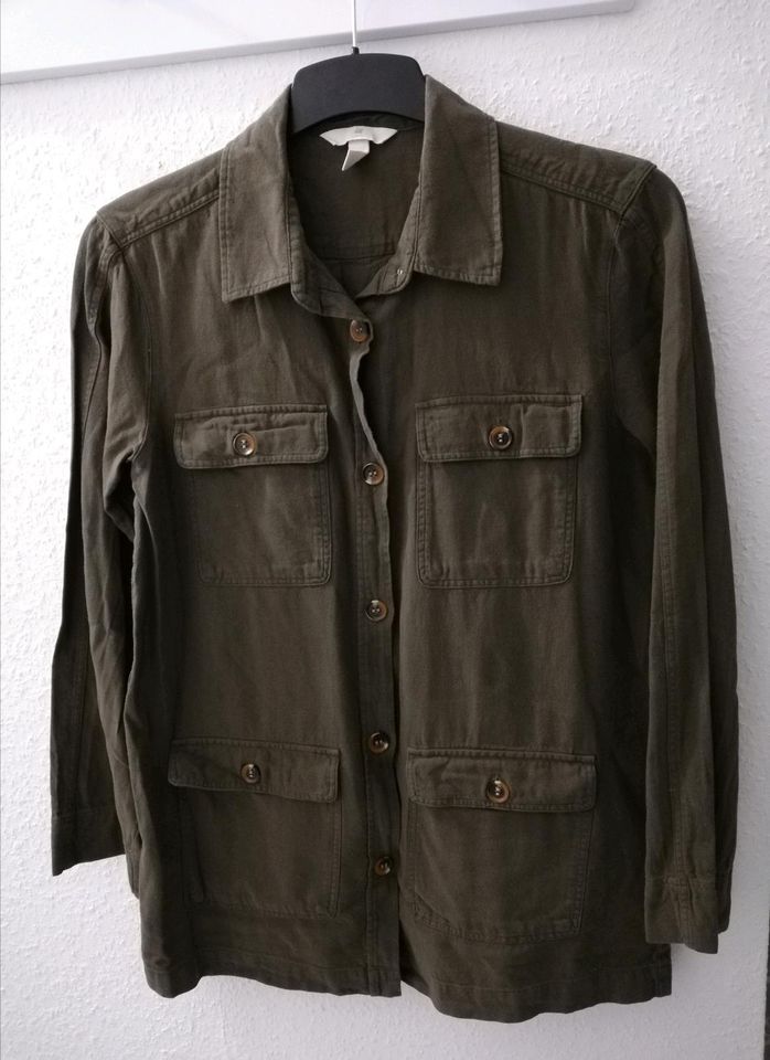 H&M DAMENJACKE armygrün in Petersberg