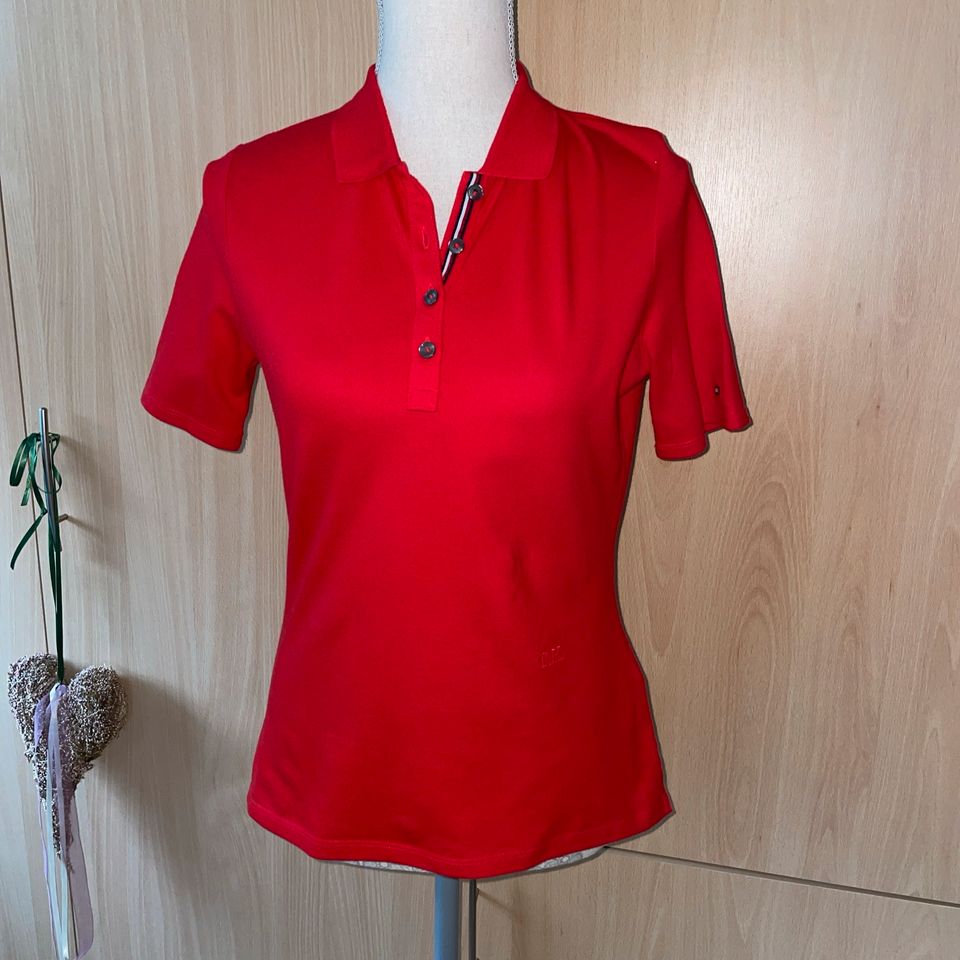 Tommy Hilfiger Poloshirt T-Shirt Regulär Fit Rot Gr. XS Gr. 34 in Tiefenbach Kr Passau