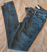 Jeans Hose Gr.XS von Levi's 26 Niedersachsen - Brake (Unterweser) Vorschau