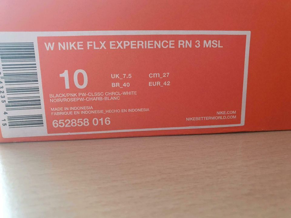 Neue Nike Schuhe im Originalkarton in Bergkamen