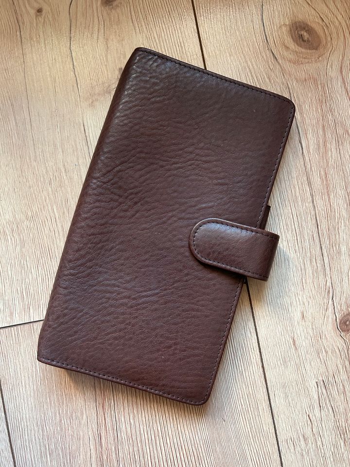 Van der spek nomad in JL dark brown, travelers notebook, gillio in Berlin