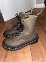 Dr. Martens Pascal olive Nordrhein-Westfalen - Geseke Vorschau