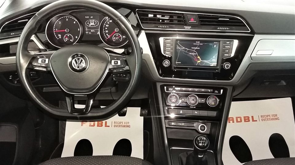 Volkswagen Touran 2.0 TDI SCR Comfortline BMT in Metzingen