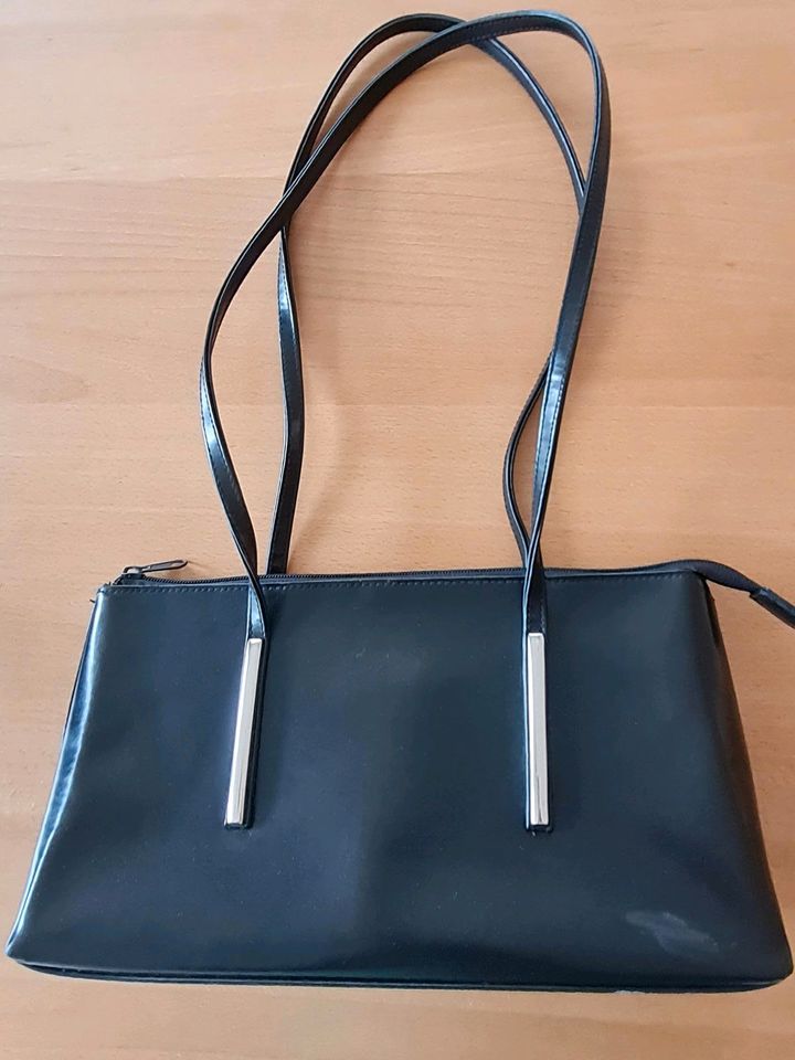 Lederhandtasche schwarz in Leutenbach