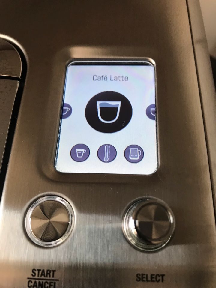 Nespresso Creatista Plus Kapseln Kaffeemaschine in Pulheim