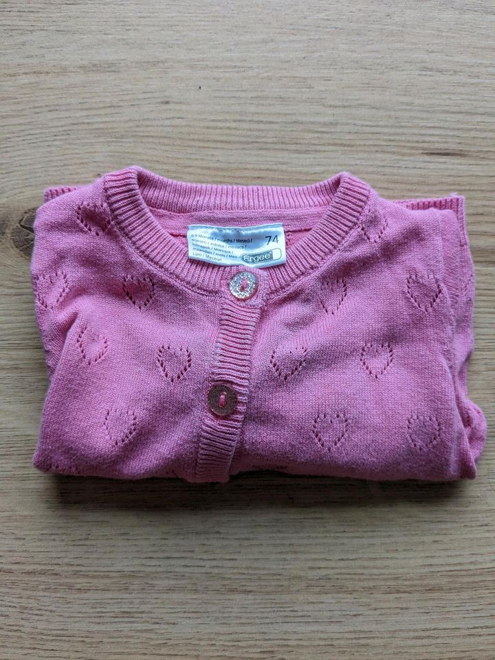 Mädchen Strickjacke pink mit Herzchen und Glitzerknöpfe Größe 74 in Malsch