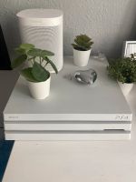 Playstation 4 Pro Weiß 1 TB + 2 Controller Berlin - Lichtenberg Vorschau