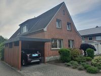 freistehendes Einfamilienhaus mit Garage und Carport auf großem Grundstück in Herzebrock zu verkaufen Nordrhein-Westfalen - Herzebrock-Clarholz Vorschau
