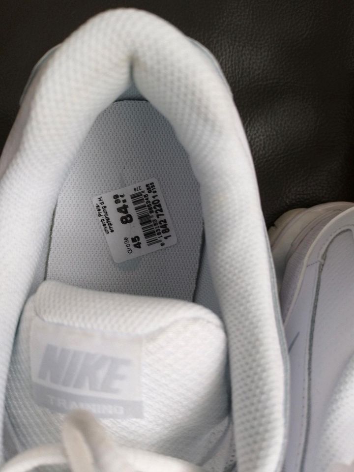 Nike  schuhe gr. 45 ungetragen in Stuttgart