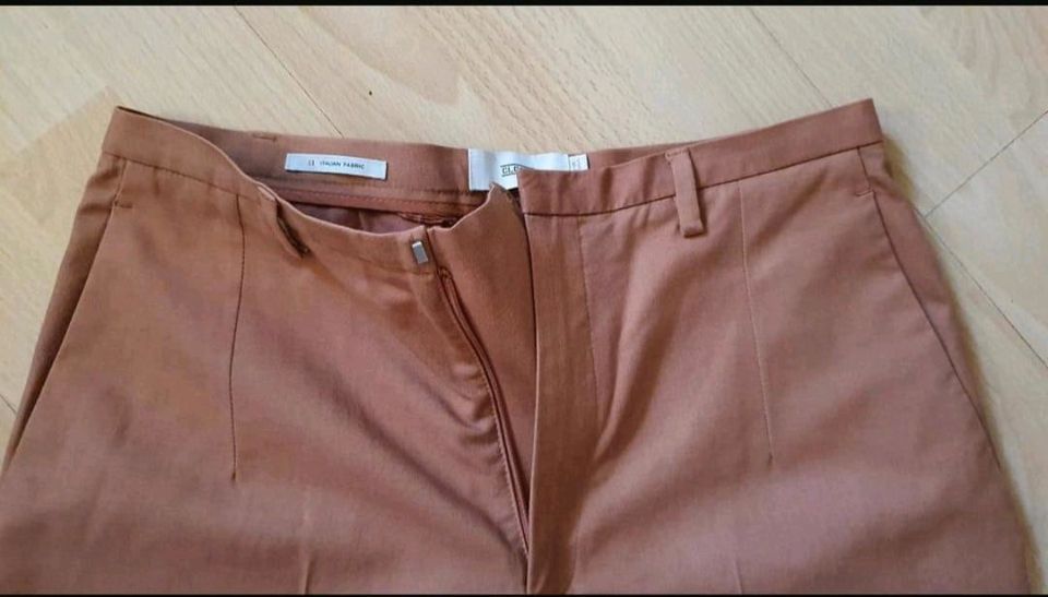 Closed Chino, High Waist, NP 230 € in Sankt Augustin