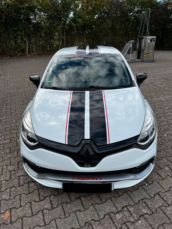 Renault Clio 4 Rs Trophy TCe 220 EDC in Ofterdingen