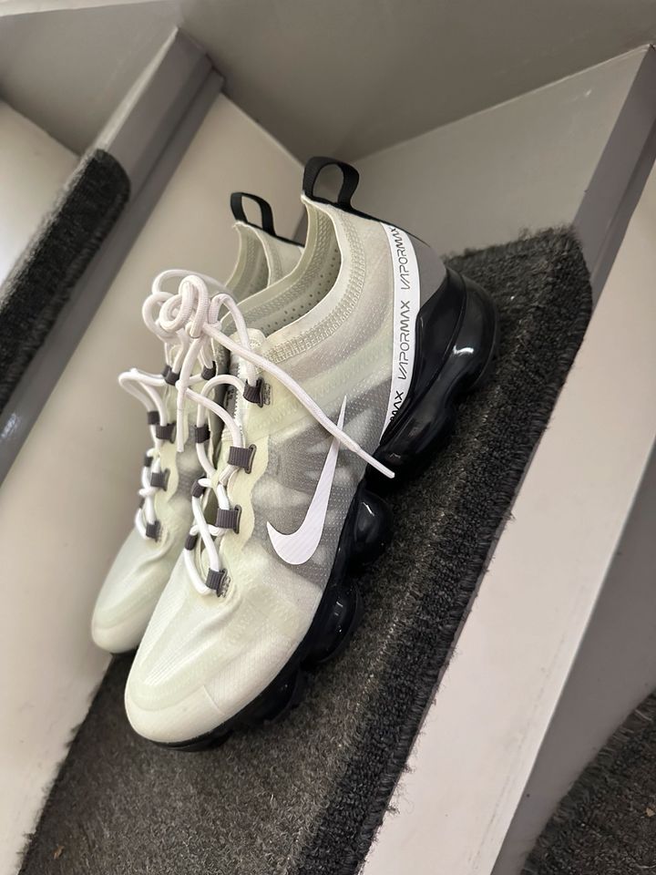 Damen Vapormax Nikeschuhe in Lüdenscheid