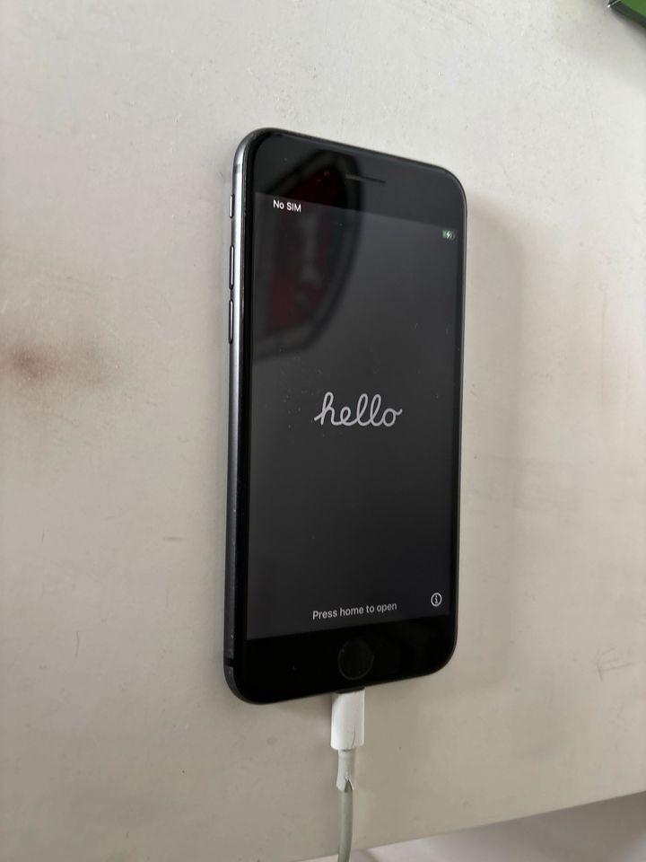 iPhone 8 schwarz in Rösrath