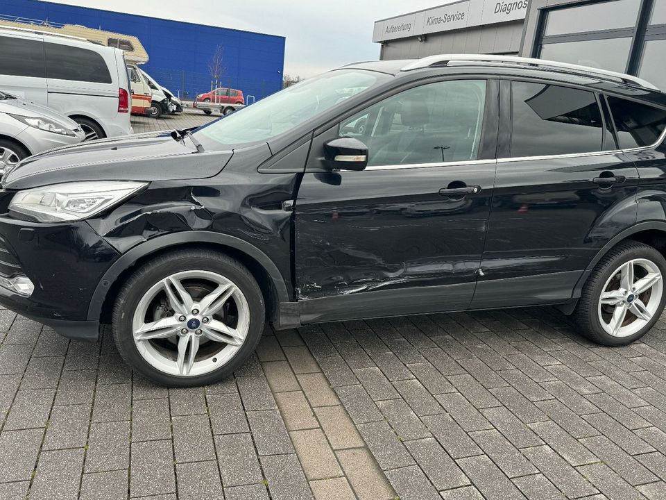 Ford Kuga Titanium in Olfen