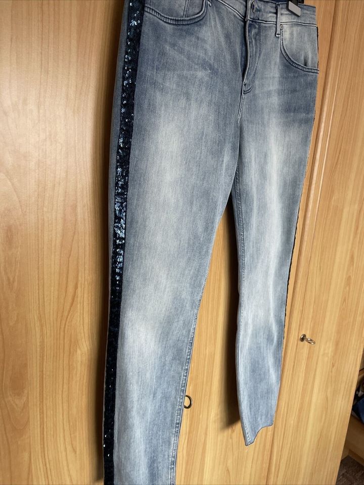 Soccx Jeans MI:RA mit Pailletten-Tape light blue W32 in Stuttgart