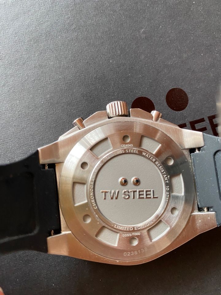 TW STEEL Armbanduhr wie NEU CE 4043 schwarz gold Uhr in Hochspeyer