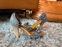 Neue high heels Sandalen 36 Hessen - Bad Vilbel Vorschau