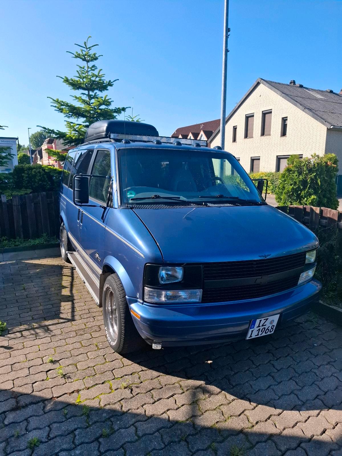 Abbildung des Autos Chevrolet Astro Van 4,3L…