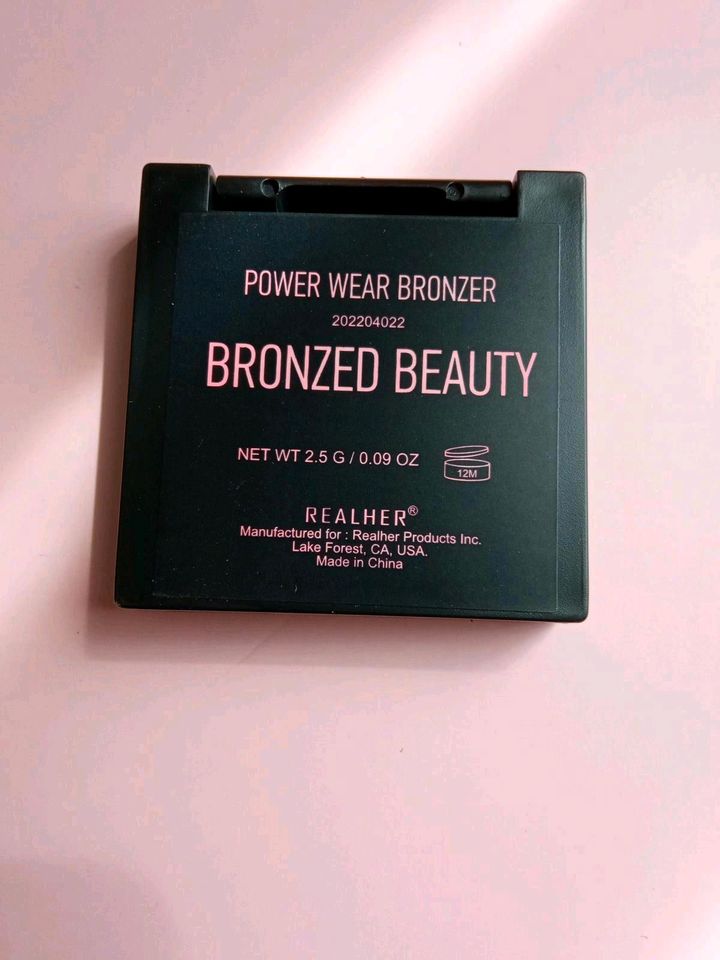 Neu! Bronzer "Realher" & L'Oreal Foundation in Krefeld