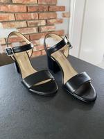 Wie NEU Damen Sandalen / Pumps Schuhe Schwarz MADELEINE 39 Bayern - Fürth Vorschau