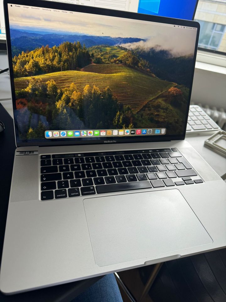 Apple Macbook Pro in Stuttgart