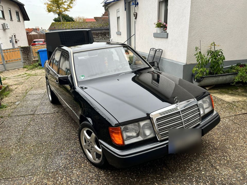 Mercedes Benz w 124 in Seeheim-Jugenheim