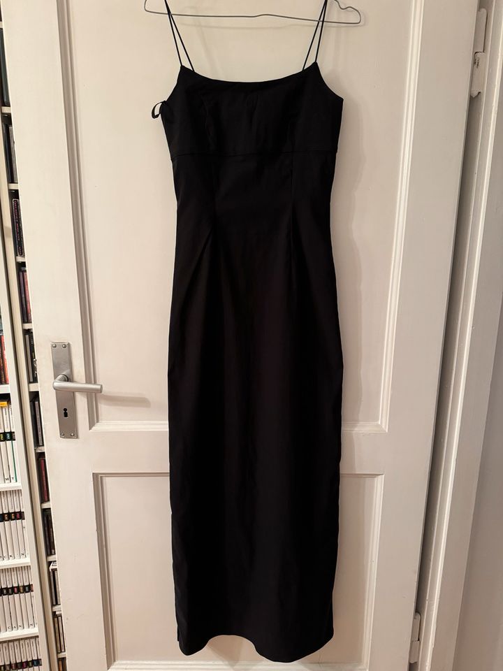 Kleid schwarz lang eng mit Jäckchen in München