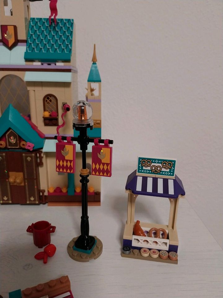 Lego Disney Schloss neuwertig Frozen Anna und Elsa Eiskönigin in Raubling
