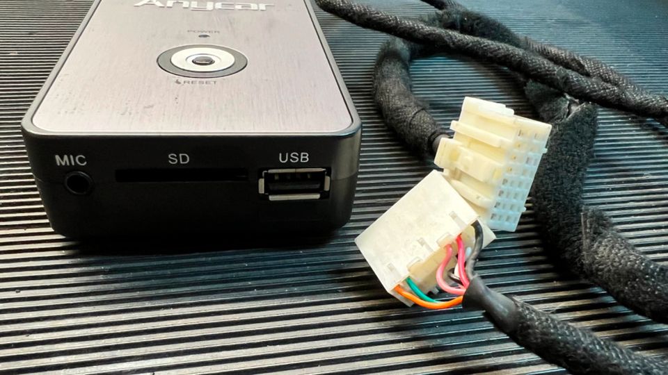 AnyCar Bluetooth SD USB AUX MP3  Freisprechanlagen Adapter in Leipzig