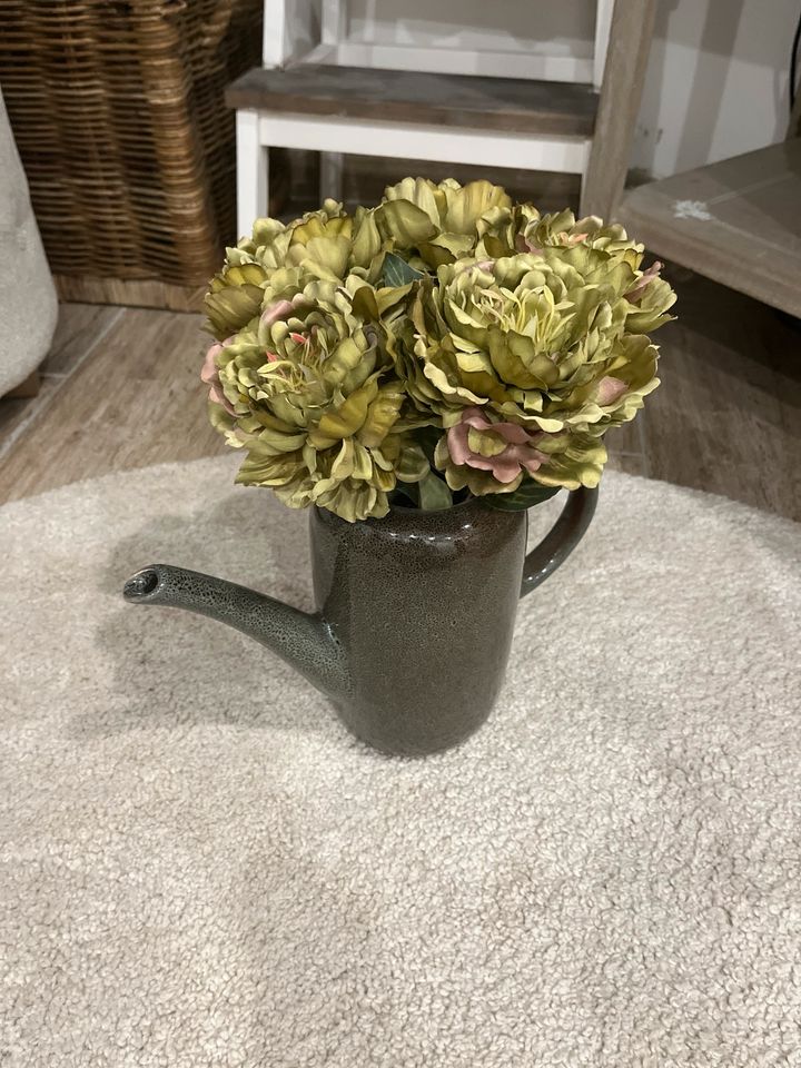 Kunstblumen Vase Frühling deko (gebraucht) Landhausstil in Wirscheid