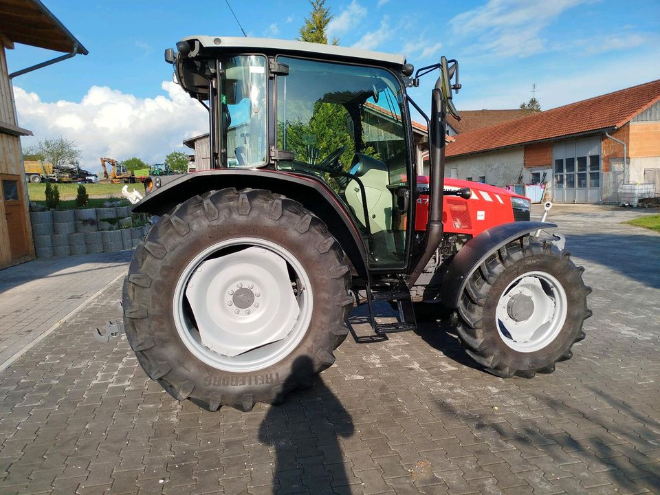 Massey Ferguson 4707 ohne Adblue 4708 4709 4710 Fendt Traktor in Eging am See