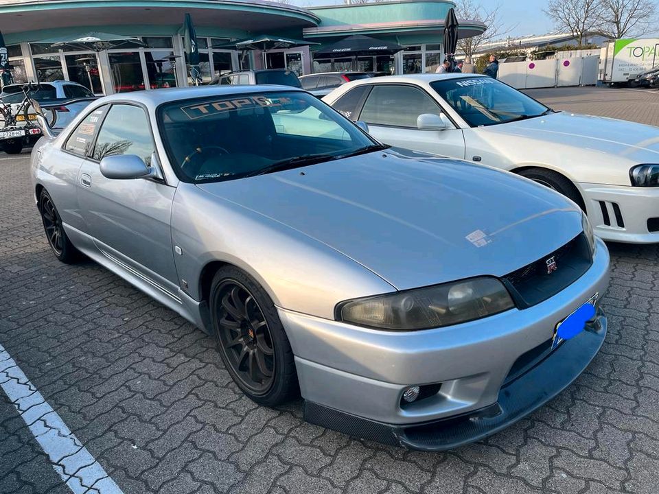 Nissan Skyline GTR33 in Nordenham