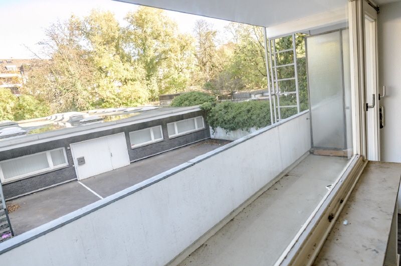 Bilk:Top 1Zi-Appartement mit riesigem Balkon & Pantry Küche in Düsseldorf