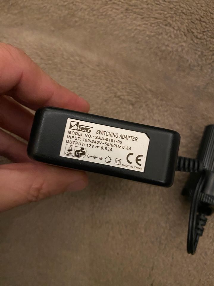 TomTom Ladegerät Switching Adapter Navigationsgerät in Untersiemau