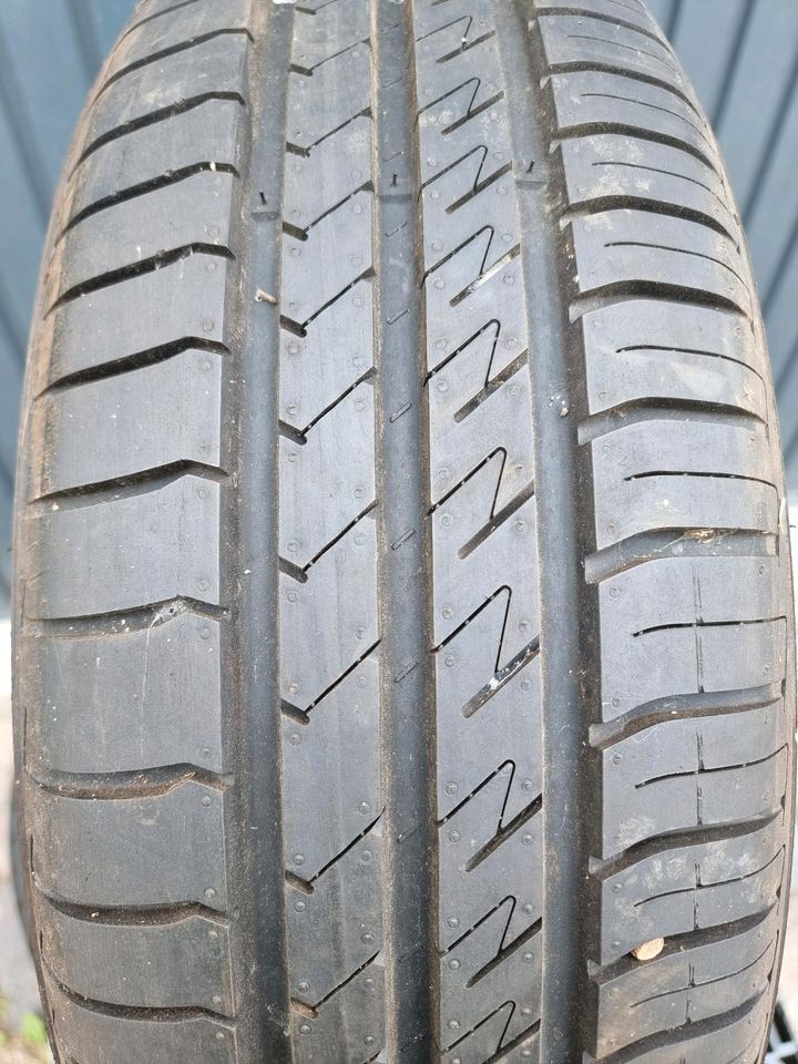 4x Sommerreifen 185/65R15 88H 7mm in Detmold