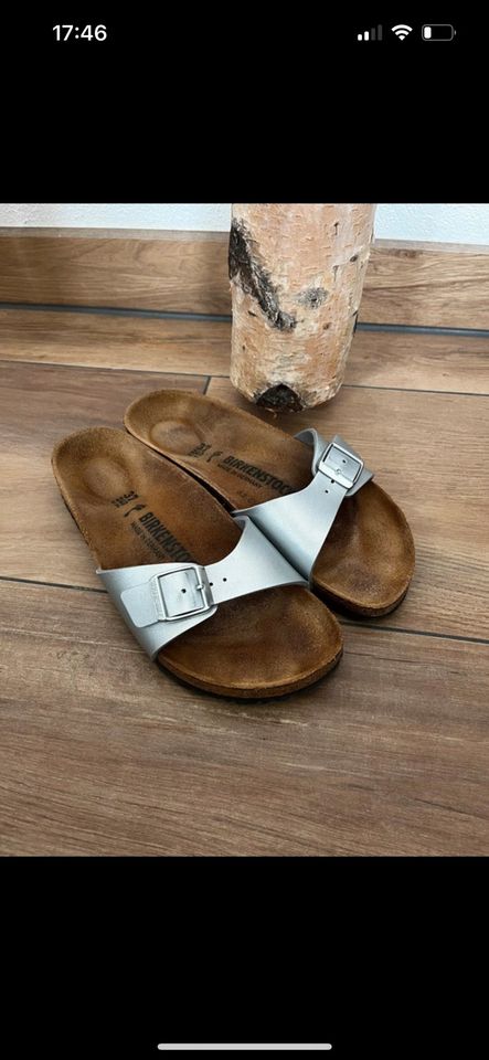 Birkenstock Madrid Gr. 37 S Schlappen Sandalen Silber in Marktleugast