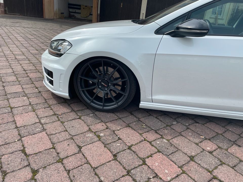 VW Golf 7R in Roßdorf