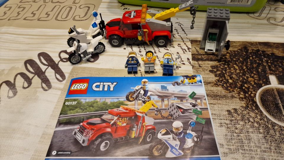 Lego City Set 60137 Raubüberfall mit BA in Altenbeken