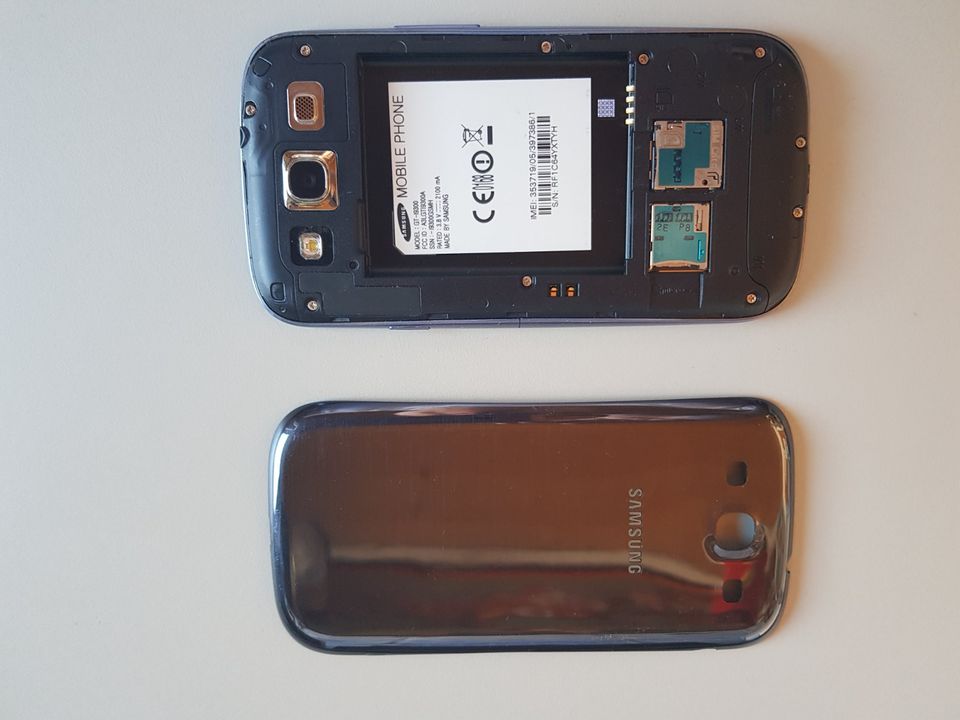 Samsung Galaxy S3 - GT-I9300 - 16GB - Blau (Ohne Simlock) in Ettlingen