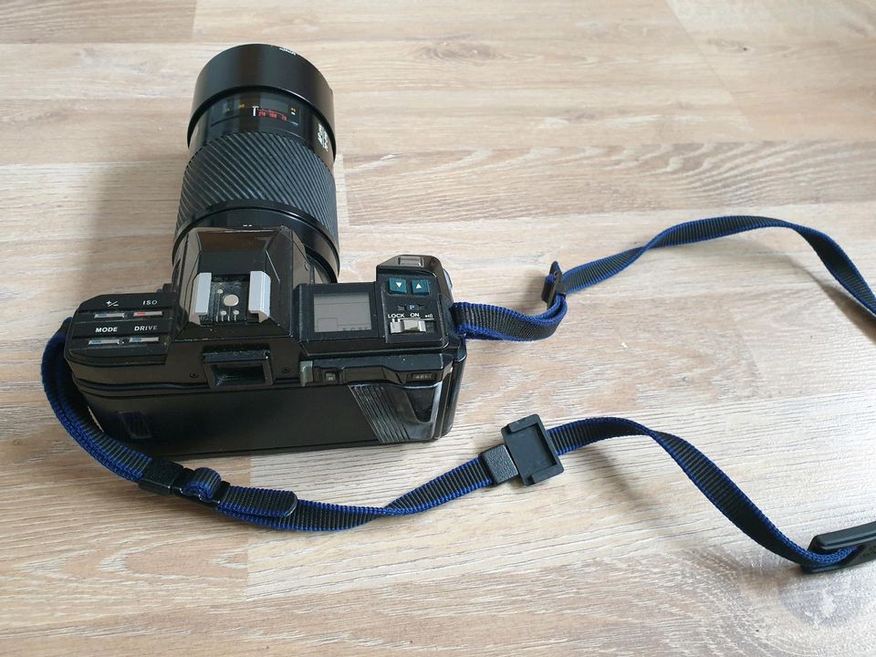 Minolta 7000 AF Spiegelreflex Kamera inkl. Zubehör in Bornhagen