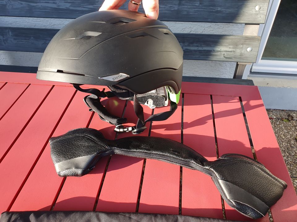 Ski Snowboard Helm Smith Sequel, Größe M, Schwarz/Grün, Neu in Burgau