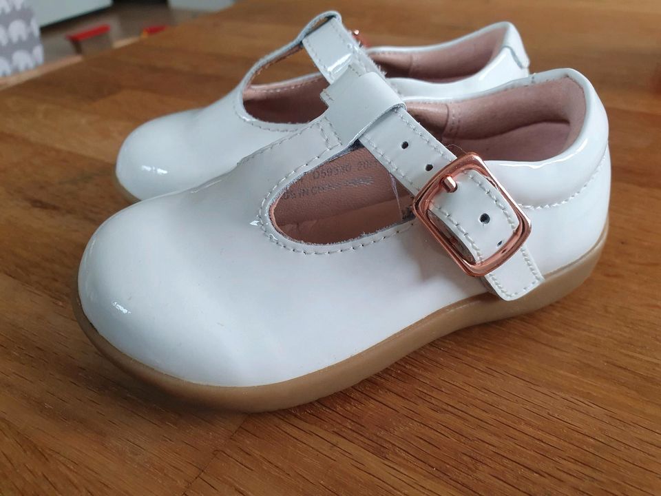 NEXT LITTLE LUXE Mädchen Sandale Lackschuh Größe 20,5 Hochzeit in Starkenberg