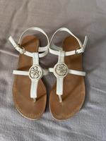 Guess Sandalen weiß gold Gr. 39 Kr. München - Grasbrunn Vorschau